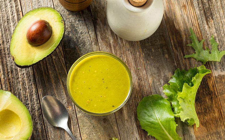 Molho-de-abacate-para-salada